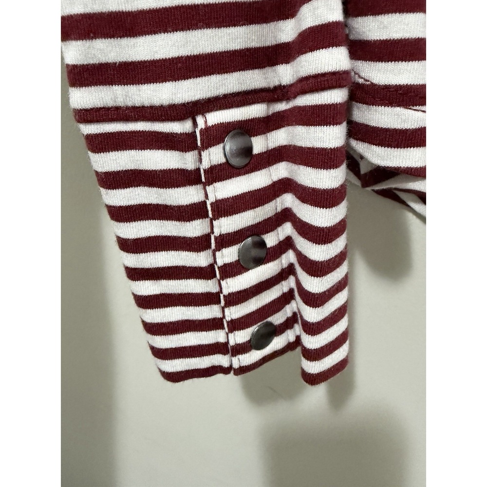EVEREVE Peyton Snap Cuff Tee Womens S Burgundy White Stripe Long Sleeve - Picture 5 of 8